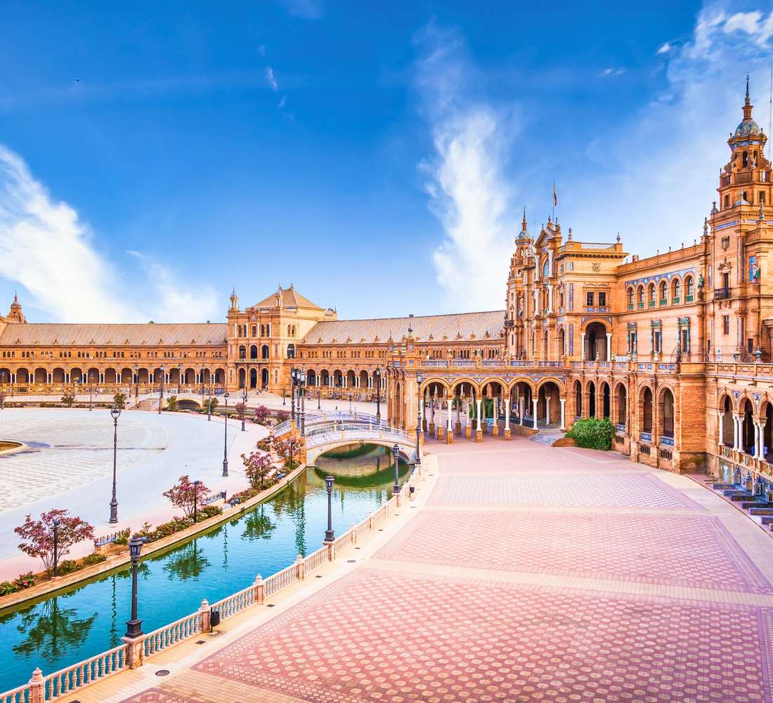 Tours en autobús con paradas libres en Sevilla, España – Autobuses abiertos, atracciones principales y cancelación gratuita en 2025